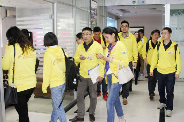 米兰milan创始人龙平芳女士同阿里巴巴上海浦东VIP客户进行分享互动